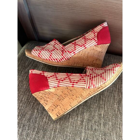 TOMS Multi Cross Stitch Open Toe Wedges Red and White size 8.5 - Picture 7 of 12